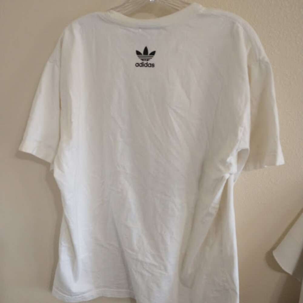 ADIDAS T-SHIRTS BUNDLE – (2) Adidas XL T-Shirts "Happy Flower” and “Ad… - Picture 7 of 7